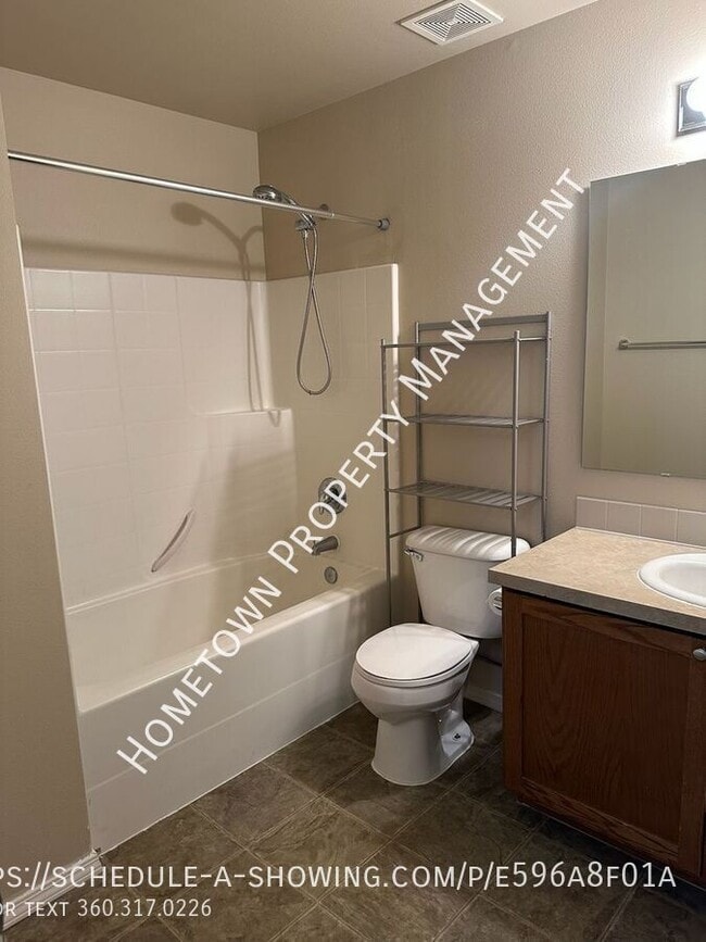 Building Photo - 4332 Freemont St NE