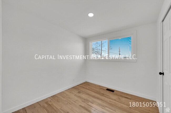 Building Photo - 684 Oquirrh Ave