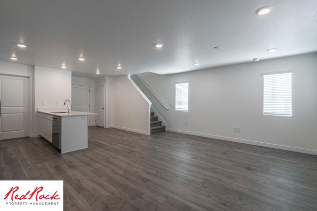 Building Photo - Brand New End Unit Townhome In Long Valley