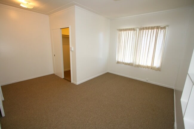 Building Photo - m3450c