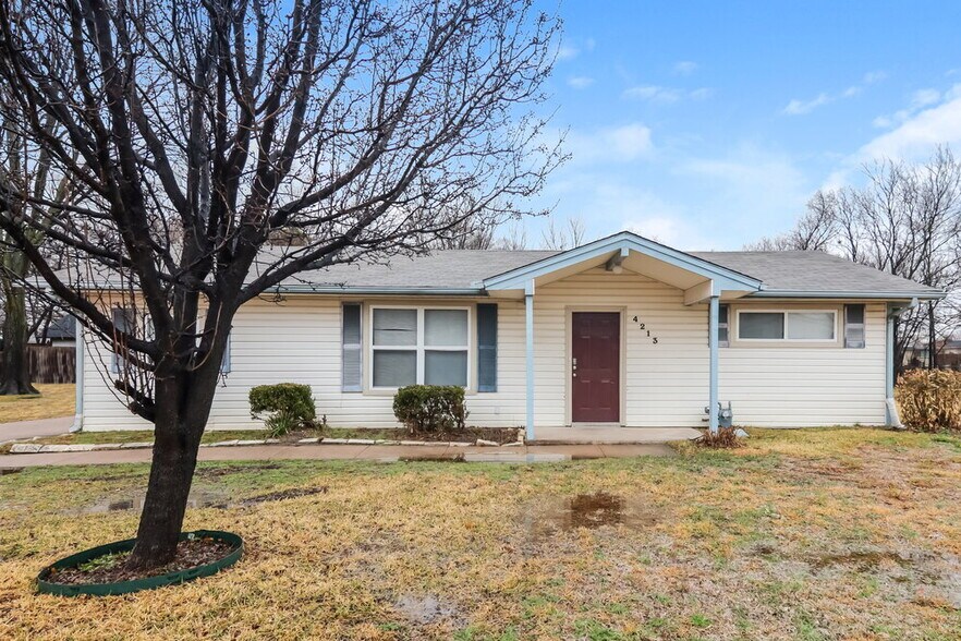 Primary Photo - 4213 Kirby St