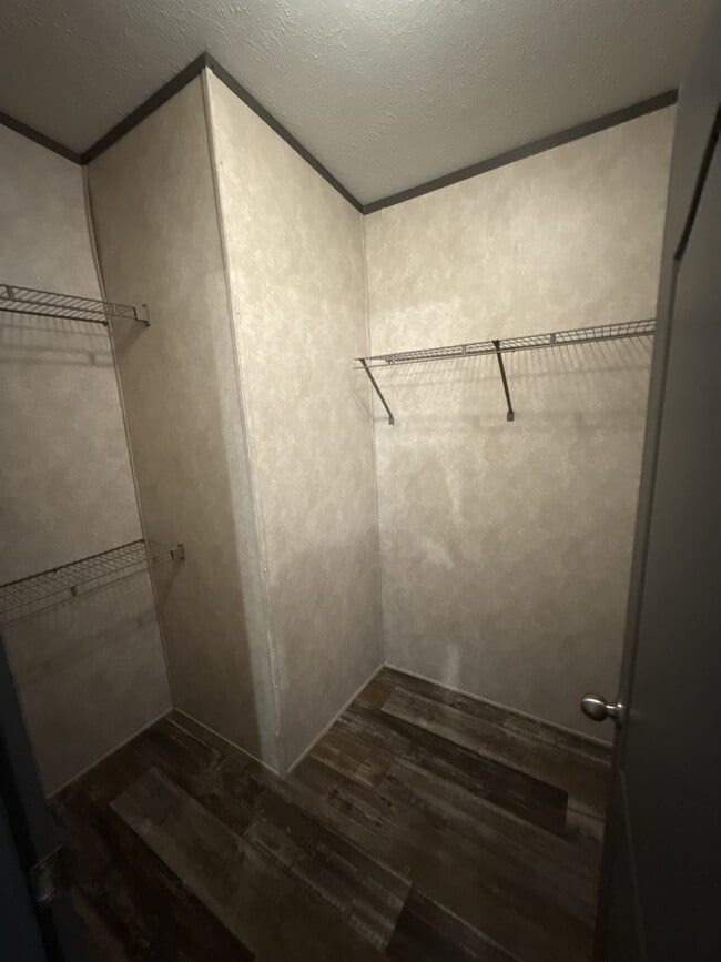 Building Photo - 894 FM 1395