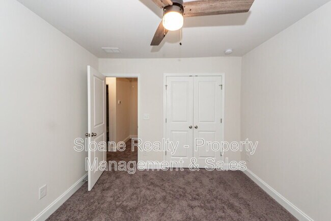 Building Photo - 7787 Montview Rd