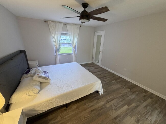 Building Photo - Move-In Ready 3/2 in Six Mile Creek | New Appliances | 2-Car Garage