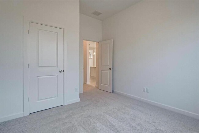 Building Photo - 6002 Dark Kite Trl