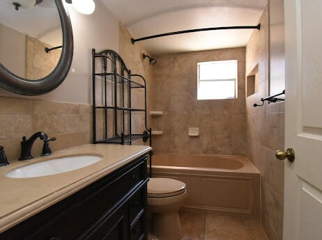 Bath - 2351 SW 32 Pl