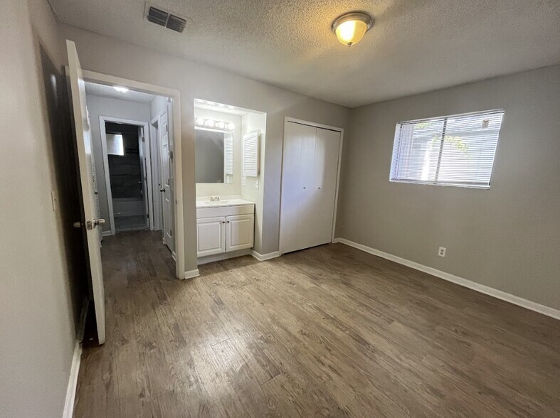 Building Photo - 5324 Westchase Ct