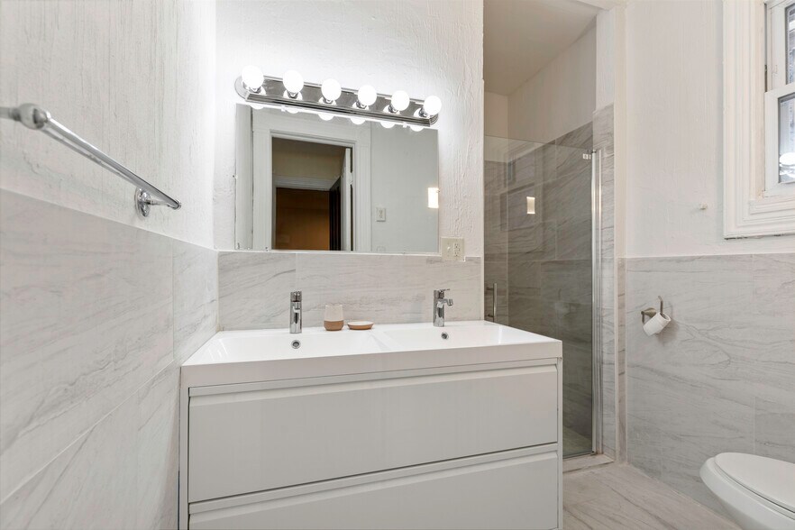 Building Photo - 127 Ashworth Pl