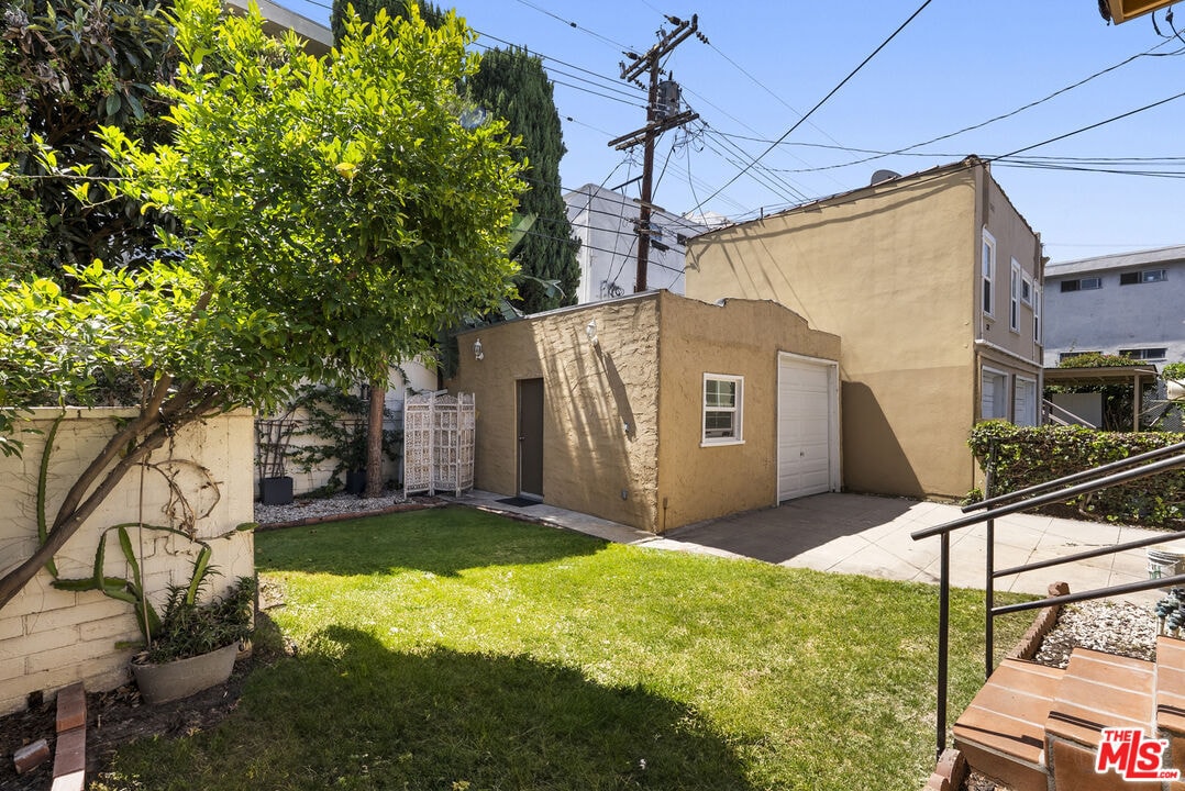 Building Photo - 515 N Kings Rd