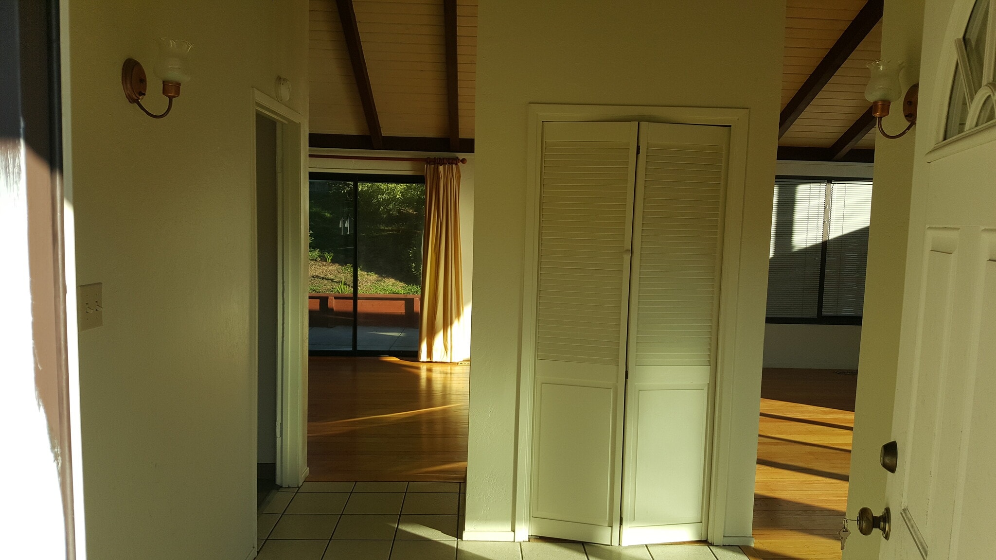 main entryway - 77 Buckelew St