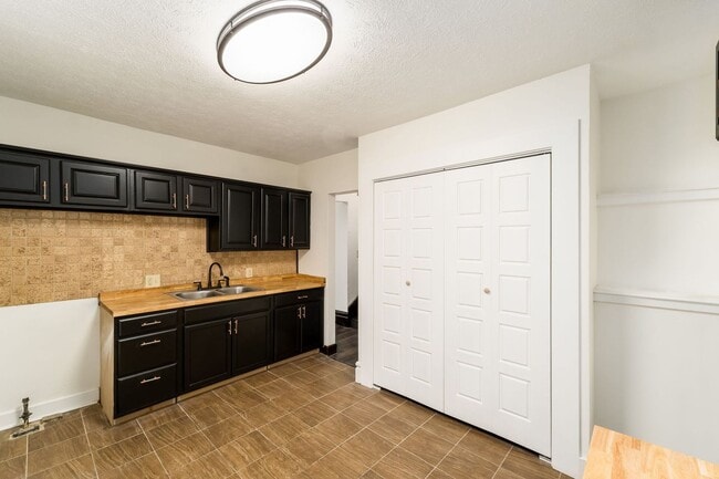 Building Photo - 61 Sherman Ave