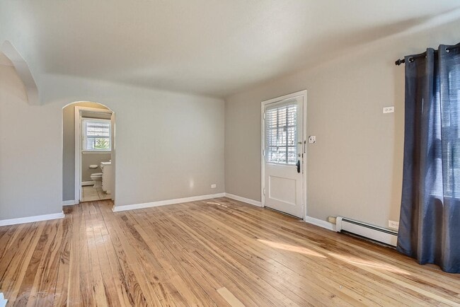 Building Photo - Spacious 4 Bed | 2 Bath Home Near Sloan’s ...