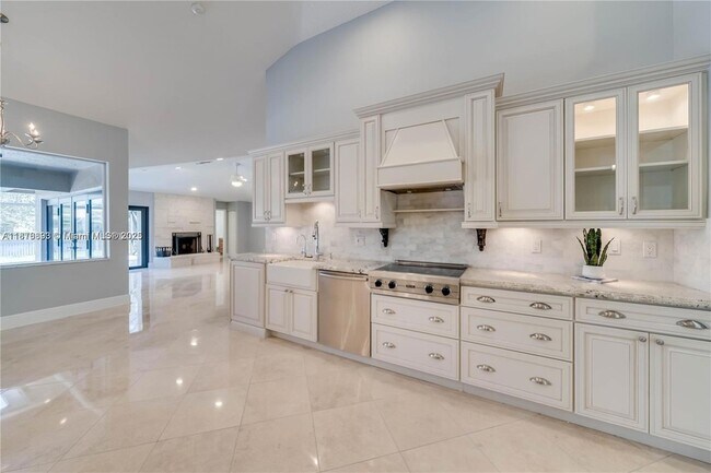Building Photo - 1180 Manor Ct