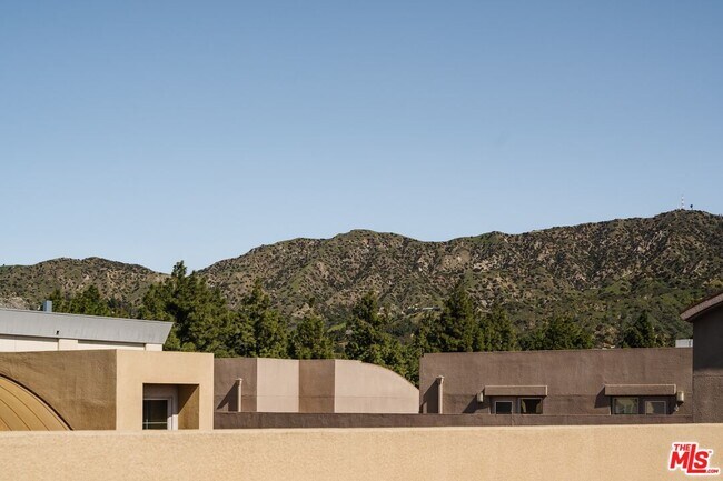 Building Photo - 201 E Angeleno Ave
