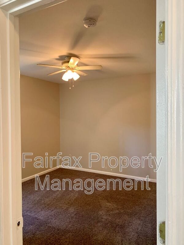 Building Photo - 1807 Fidelity Dr