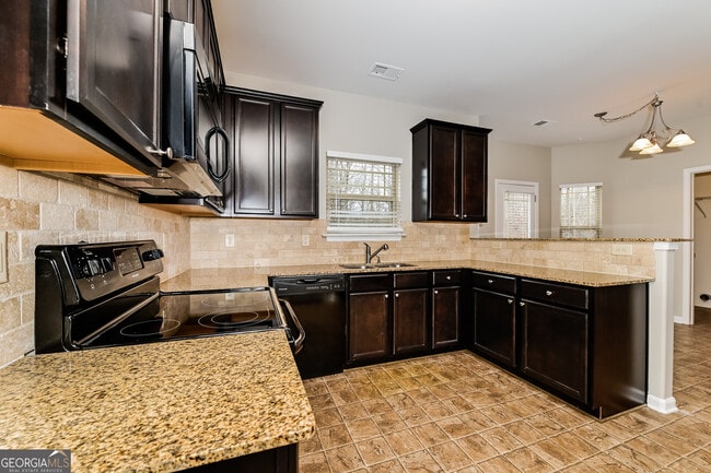 Building Photo - 633 Stevens Pl