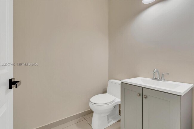 Building Photo - 10204 NW 86th St