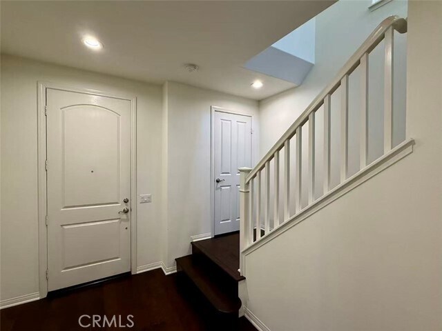 Building Photo - 310 Bronze