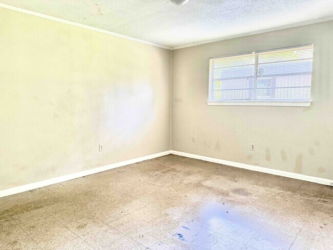 Building Photo - 11766 Willow Oak Ave