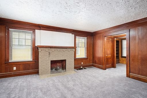 Building Photo - Large remodeled 4 bed 1  bath in West Akron !