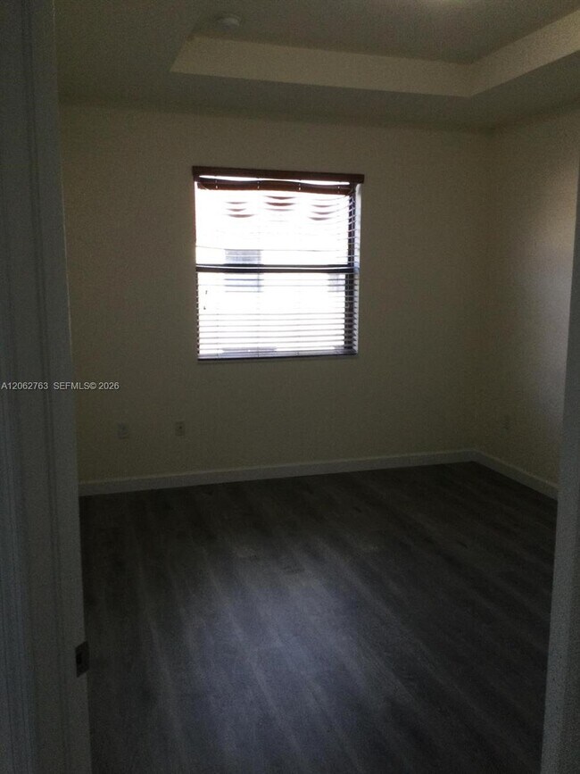 Building Photo - 17370 SW 153rd Ave
