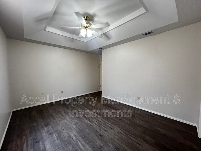 Building Photo - 1703 Sunrise