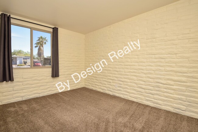 Building Photo - Pristine Remodeled Olive Grove 4 Bedroom 2...