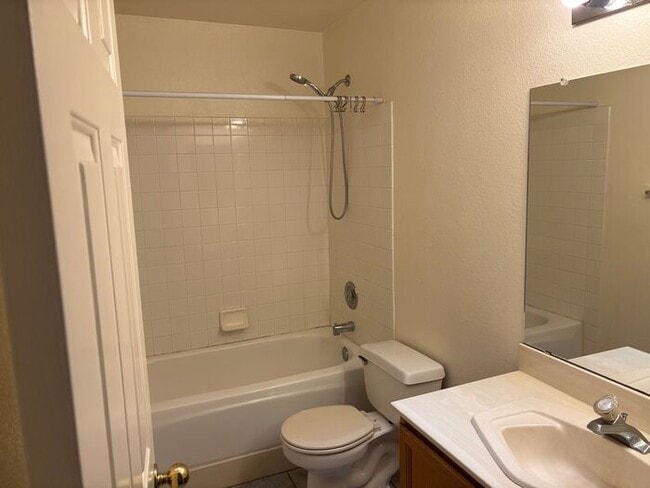 Building Photo - 7078 W Hunnington Dr