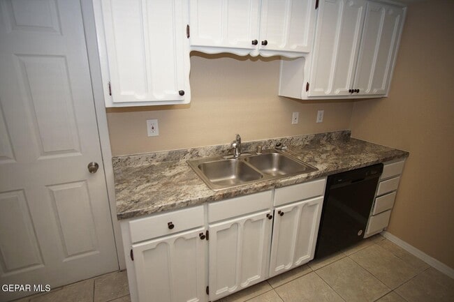 Building Photo - 10553 Kinross Ave