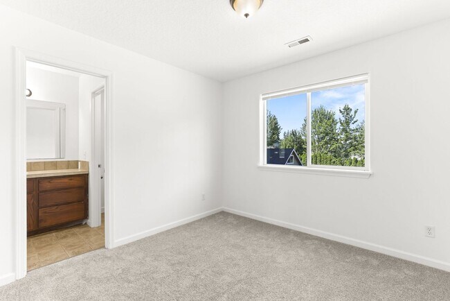 Building Photo - 3745-3749 SE 127th Place