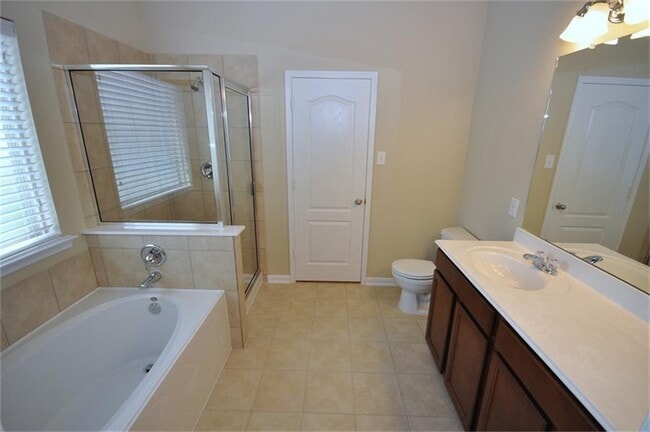 Building Photo - HOME WITH ALL THE UPGRADES! 4 BEDROOM 3 BATH