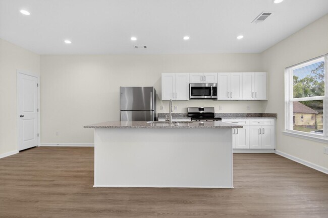 Building Photo - 3109 W 11th St