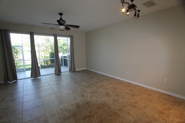 Building Photo - 1056 Hampton Cir