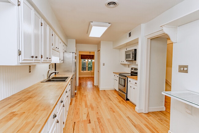 Building Photo - 178 Ingleoak Ln