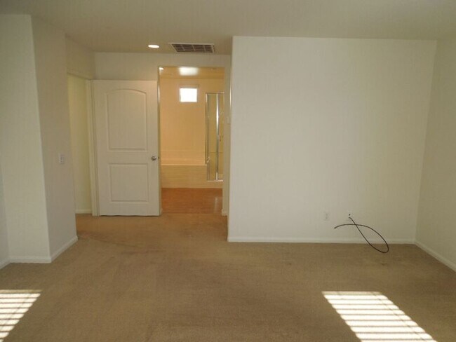 Building Photo - 42640 Indigo Pl