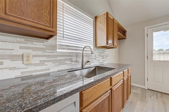 Building Photo - 2230 Bent River Dr