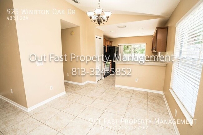 Building Photo - 925 Windton Oak Dr