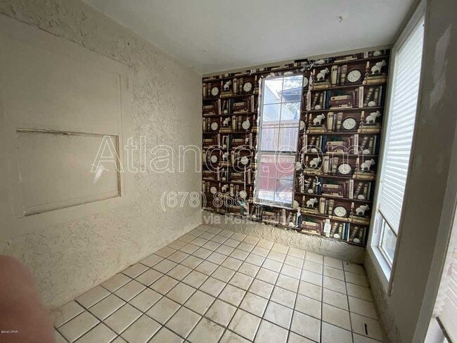 Building Photo - 5818 Hilltop Ave