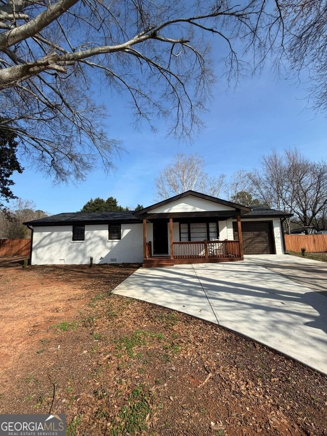 Building Photo - 1135 Casteel Rd