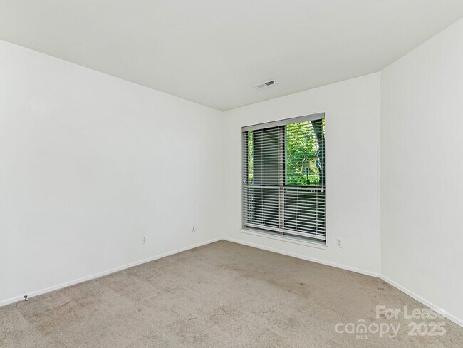 Building Photo - 2506 Cranbrook Ln