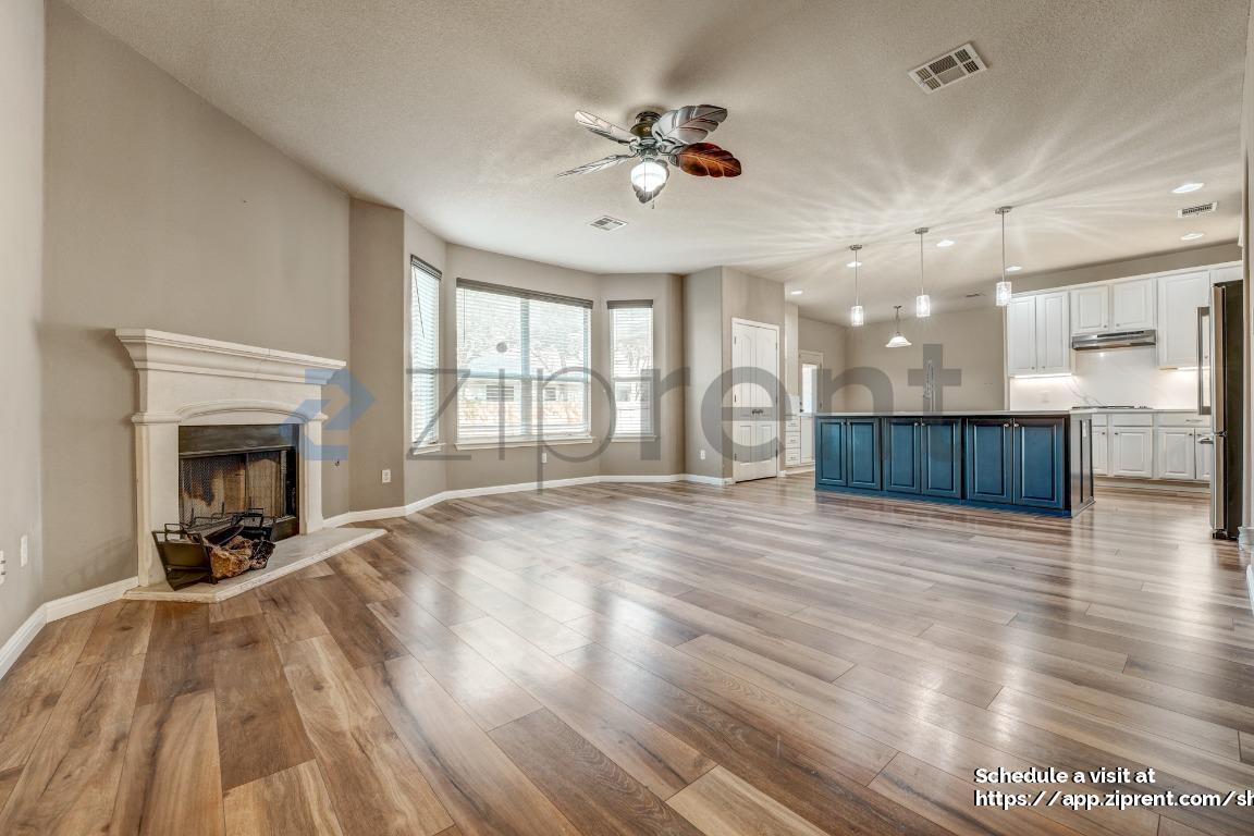 Building Photo - 706 Green Vista Ct