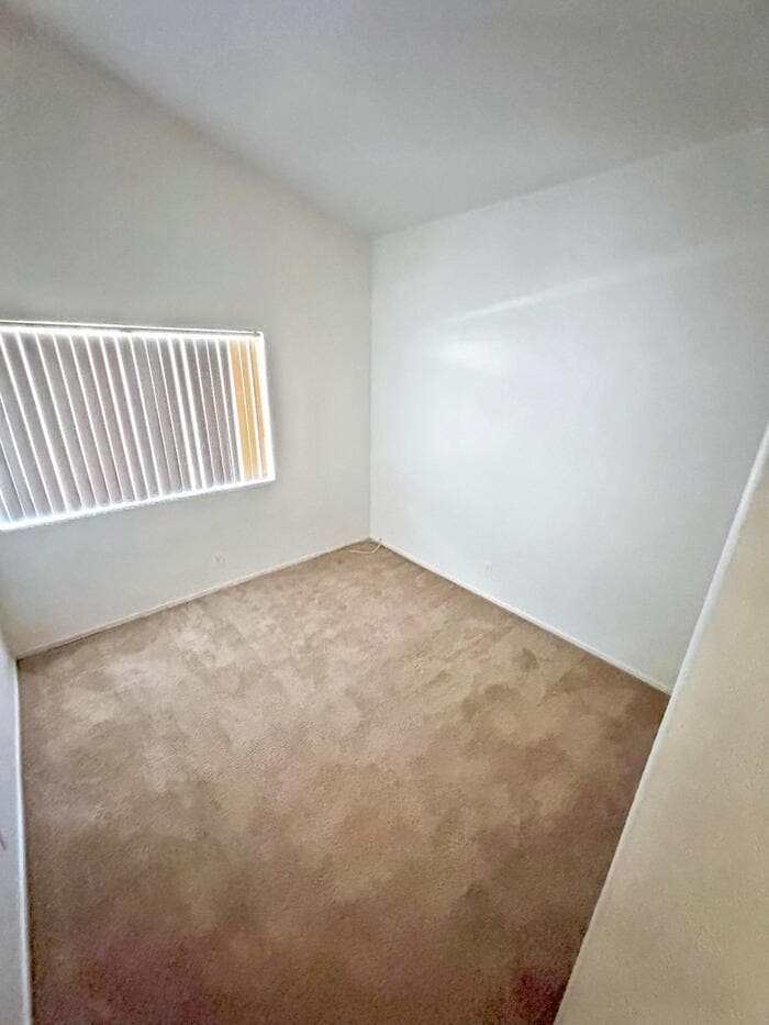 Building Photo - 5076 S Rainbow Blvd