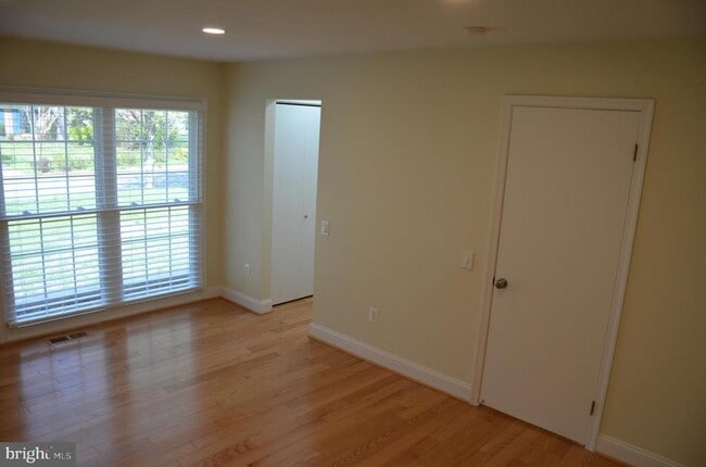 Building Photo - 9012 Paddock Ln