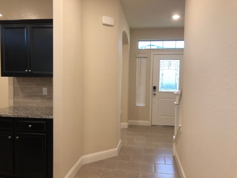 Building Photo - 2047 W Sunnyview Ave