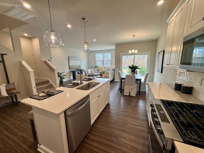 Building Photo - NEW CONSTRUCTION;3BR/2BA Townhome in Griffith Lakes