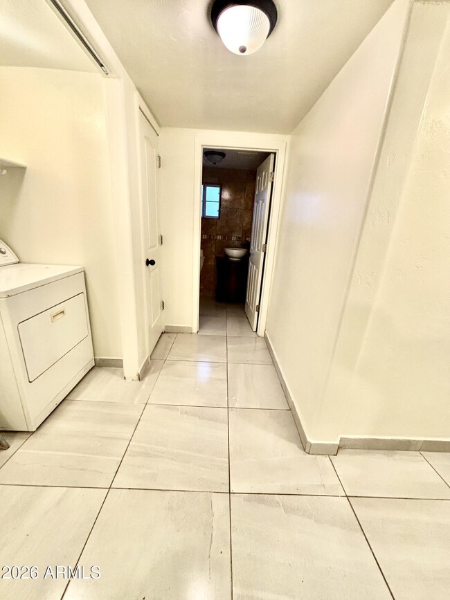 Building Photo - 2417 N Franklin St