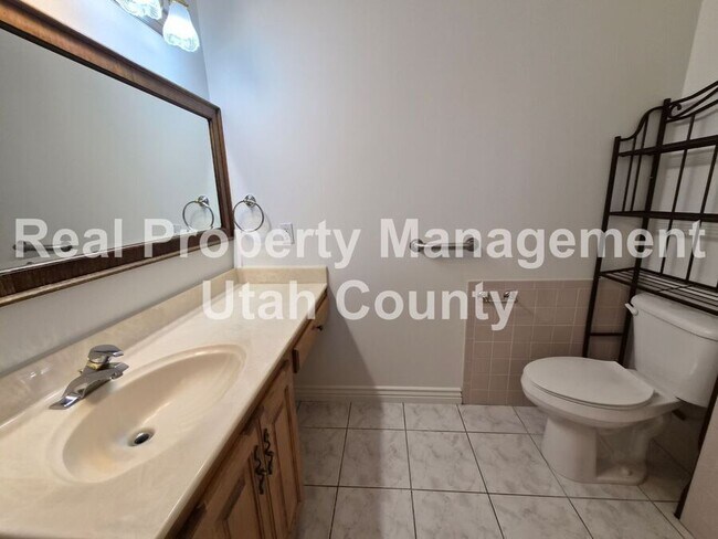 Building Photo - 75 E 1864 S St