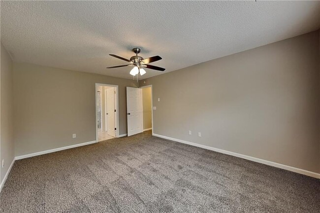 Building Photo - 1128 Grandview Cir