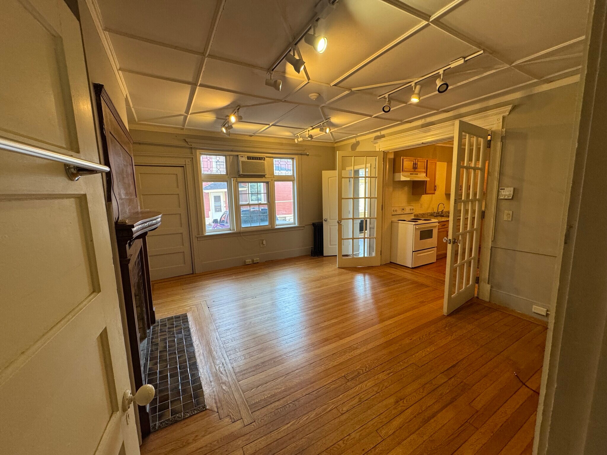 Living Room Photo 2 - 59 Bartlett Ave