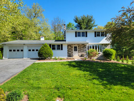 Building Photo - 65 Horseshoe Blvd